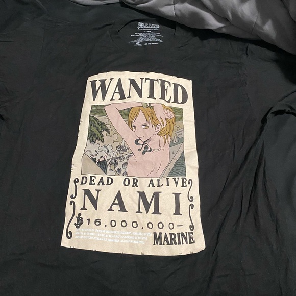 One piece Nami wanted graphic tee - Picture 1 of 3